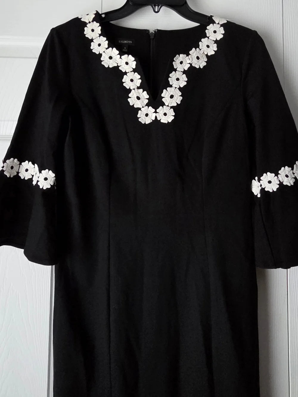 Talbots Black Embroidered Flounce-Sleeve Shift Dress Size 4 - Picture 4 of 13